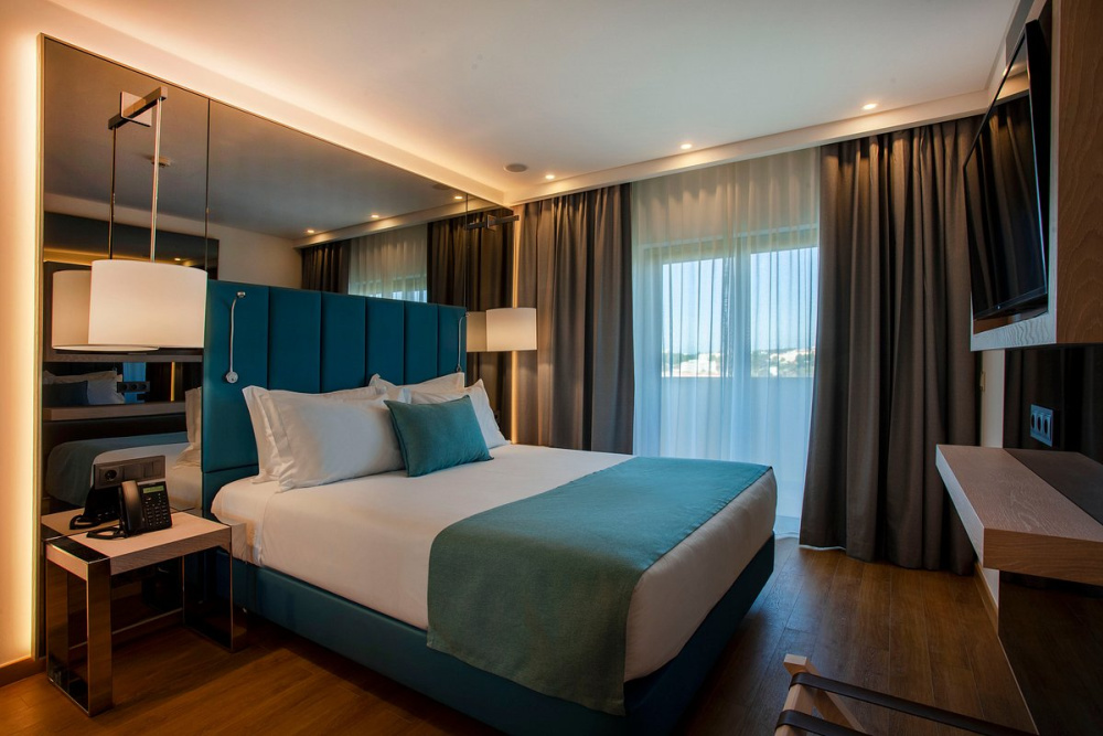 Turim Presidente Double Frontal Seaview Hotel Room 2025 - Image 10