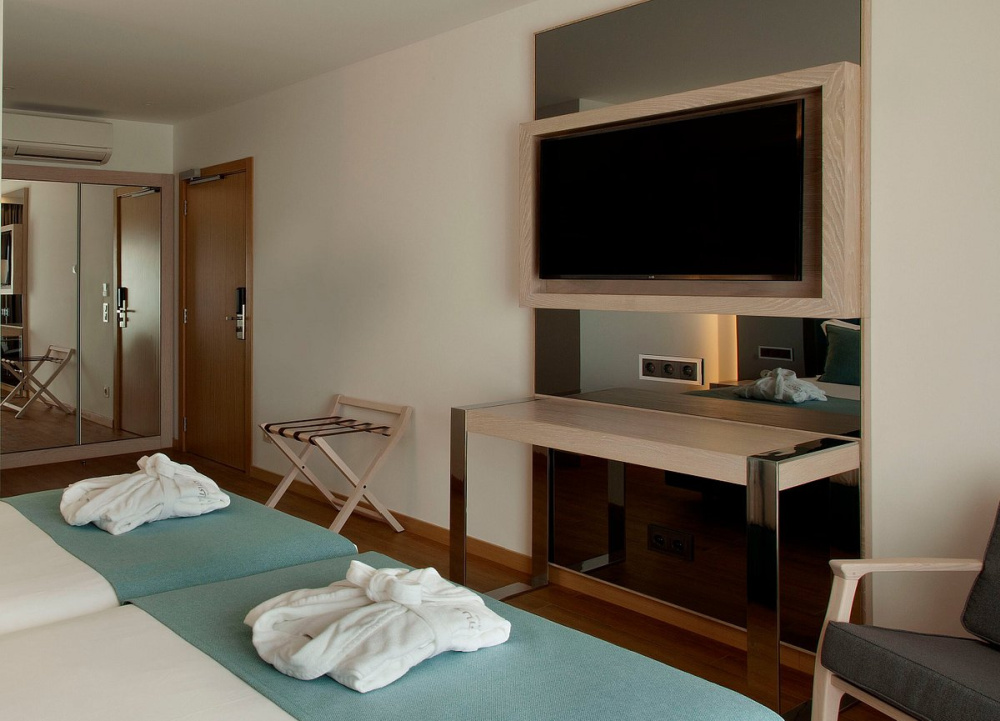 Turim Presidente Twin Frontal Seaview Hotel Room 2025